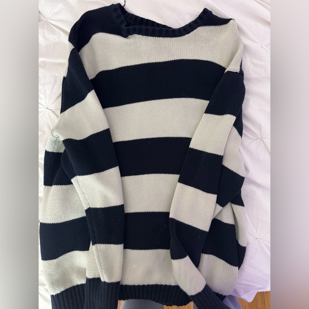 Brandy Melville Black and Cream Knit Sweater